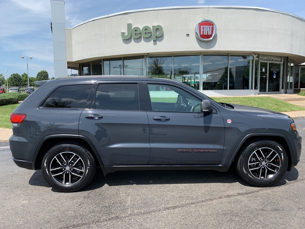 Pre-Owned 2017 Jeep Grand Cherokee Trailhawk With Navigation & 4WD